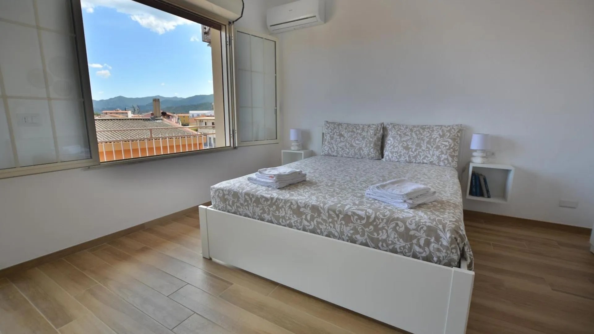 Apartament House Capoterra City Center